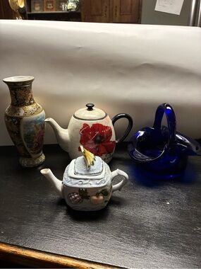 Ceramic Teapot with Red Poppy Motif - White and Red